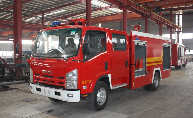 五十鈴雙橋干粉泡沫聯(lián)用消防車