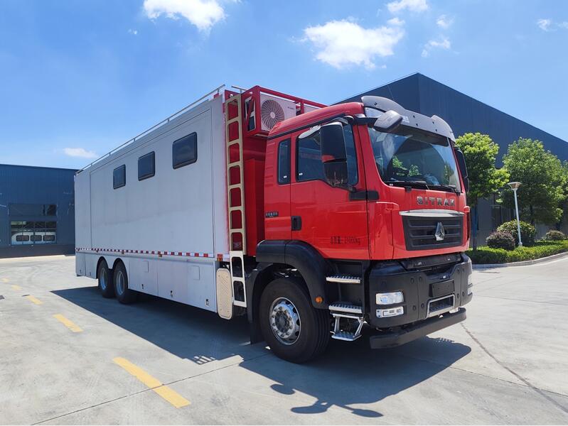 重汽帶淋浴間宿營車