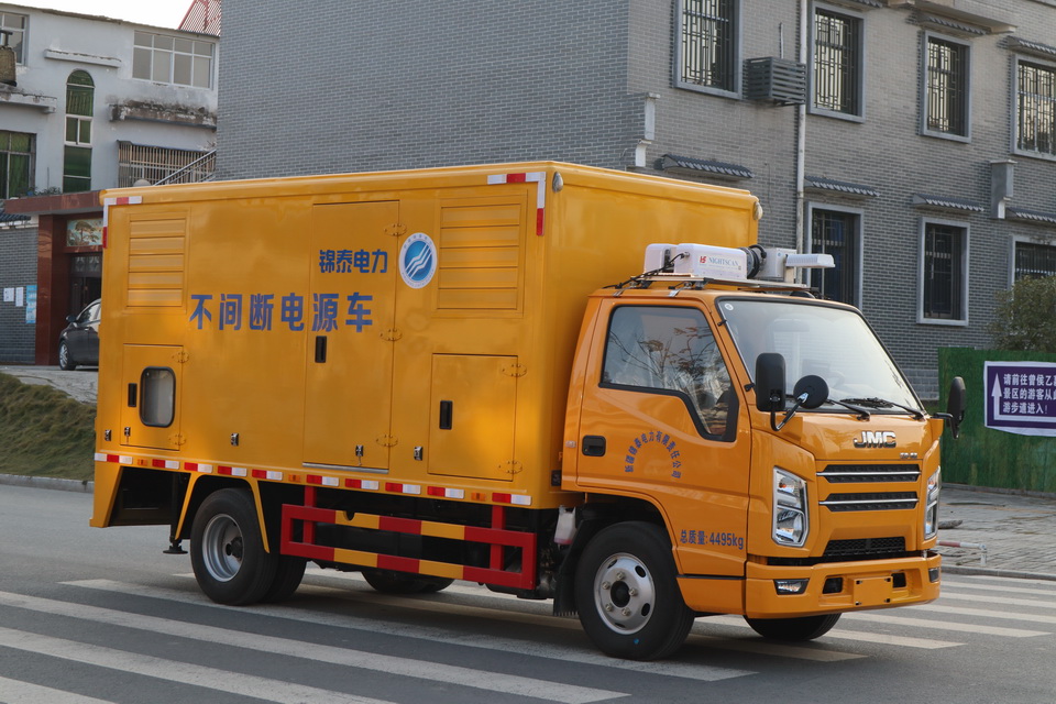  藍牌江鈴30-50KW電源車