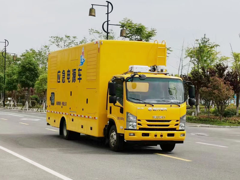 五十鈴100-200KW電源車