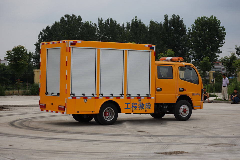 東風小多利卡雙排救險車1.JPG